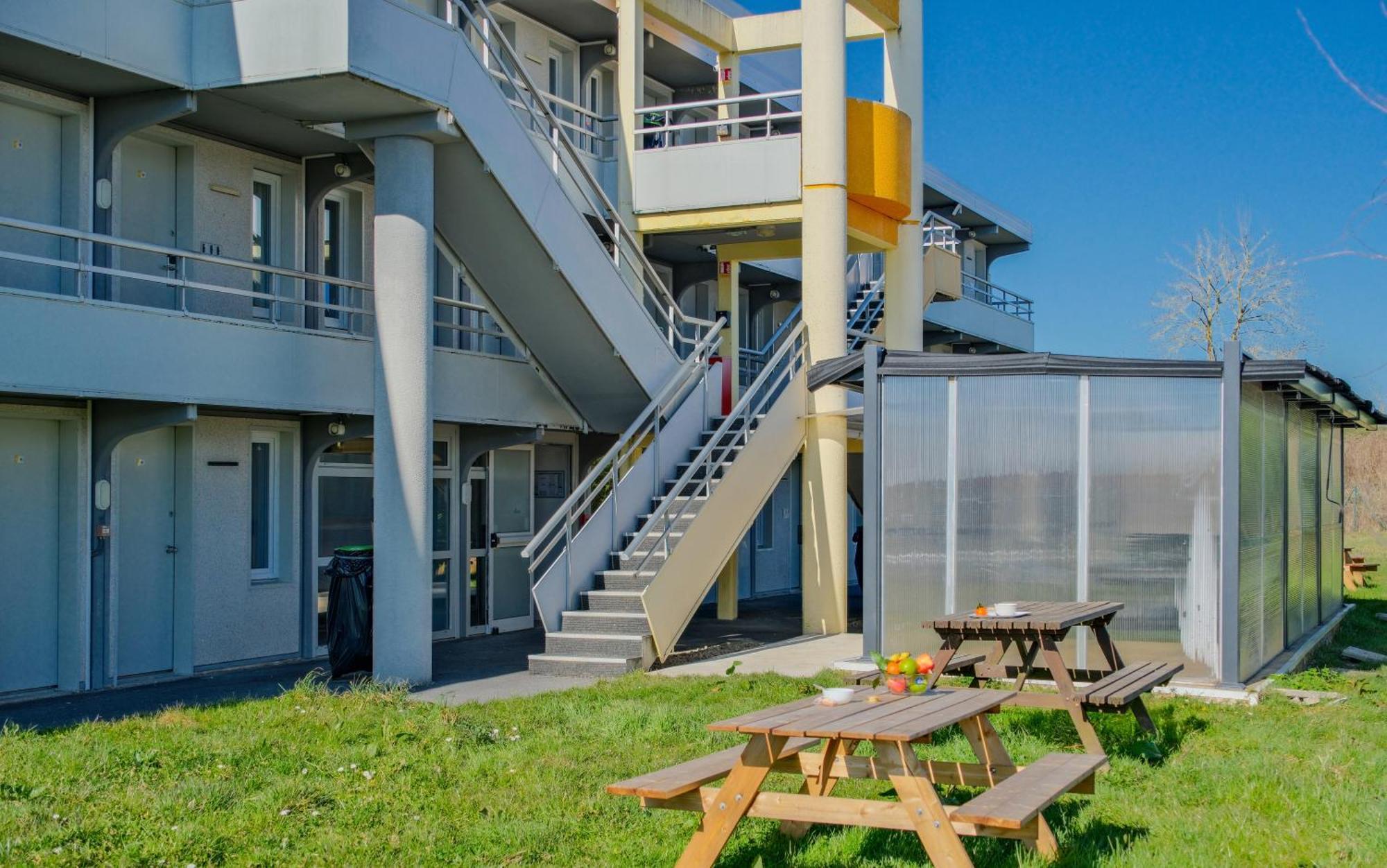 Classic Hotel - Fontenay-Trésigny Exteriör bild