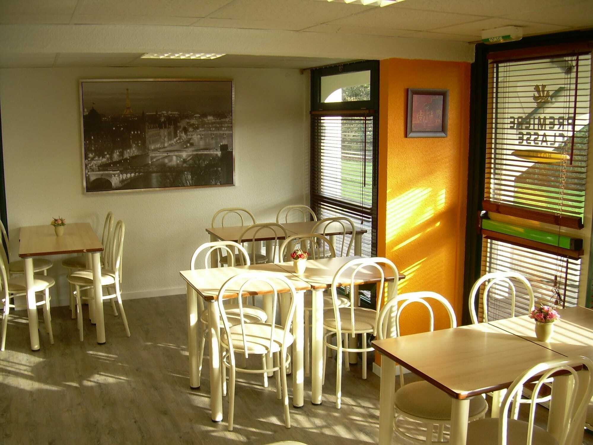 Classic Hotel - Fontenay-Trésigny Exteriör bild